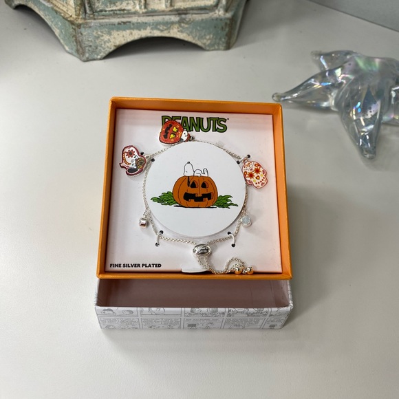 Peanuts Silver Charm Bracelet with Halloween Motifs - Picture 1 of 3